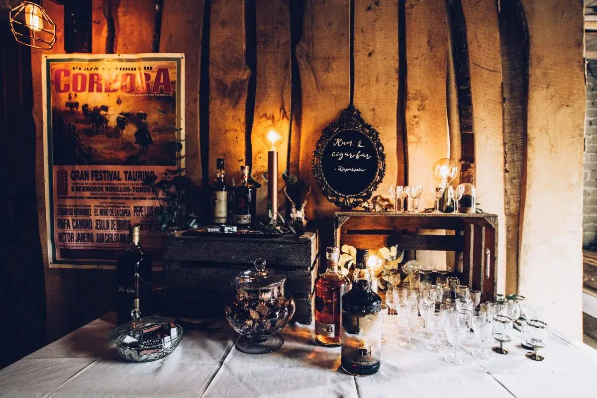 Kytajan Juhlatila Navetan baari